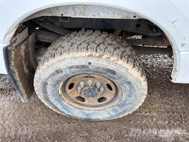 Ford F-350 XLT 4x4 Crew Cab Pickup 其他