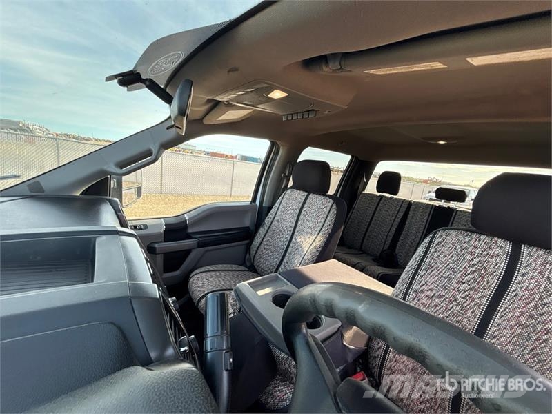 Ford F-350 XLT 4x4 Crew Cab Pickup Anders