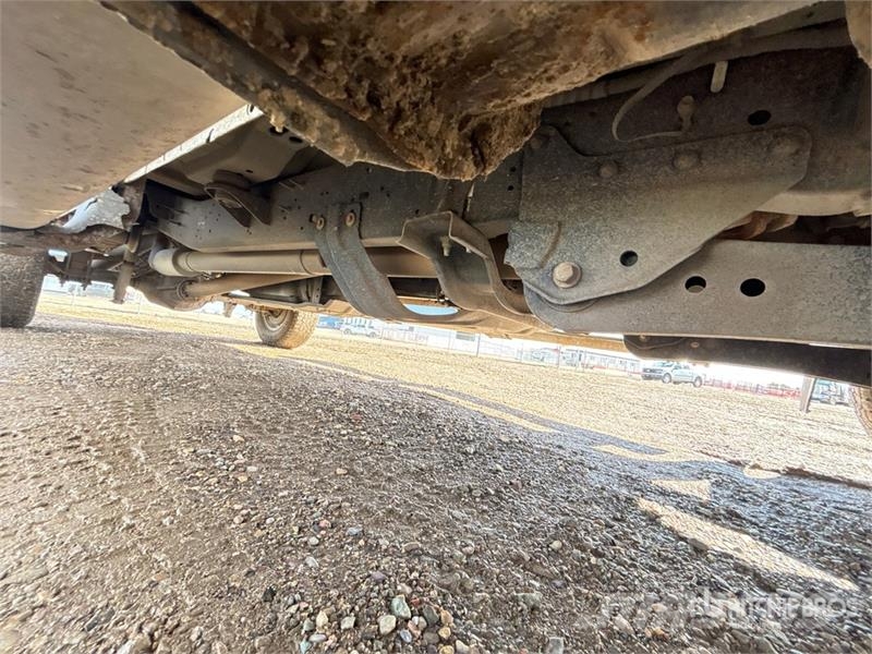Ford F-350 XLT 4x4 Crew Cab Pickup Drugi