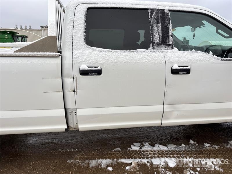 Ford F-350 XLT 4x4 Crew Cab Pickup 其他