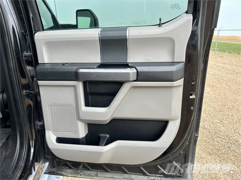 Ford F-350 XLT 4x4 Crew Cab Pickup Άλλα Vans