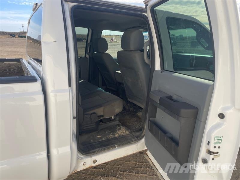 Ford F-350 XLT 4x4 Crew Cab SD Crew Cab 4WD Pickup Otras furgonetas