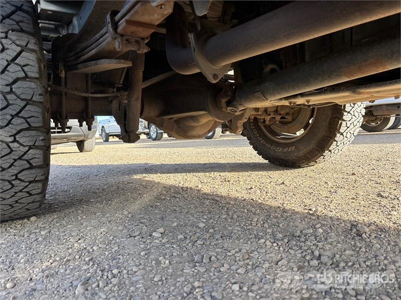 Ford F-350 XLT 4x4 Crew Cab Pickup Ostalo