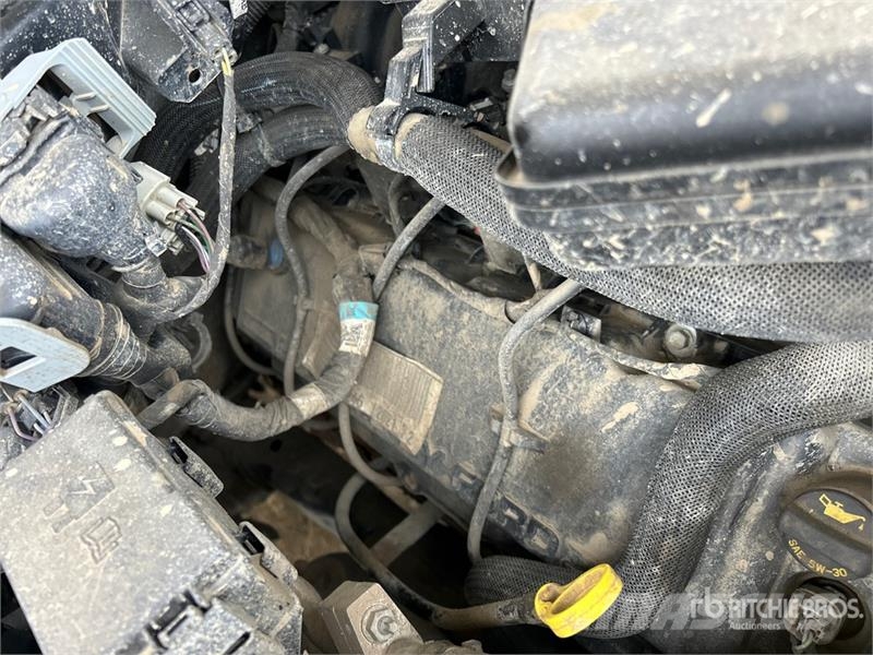 Ford F-350 XLT 4x4 Crew Cab Pickup أخرى