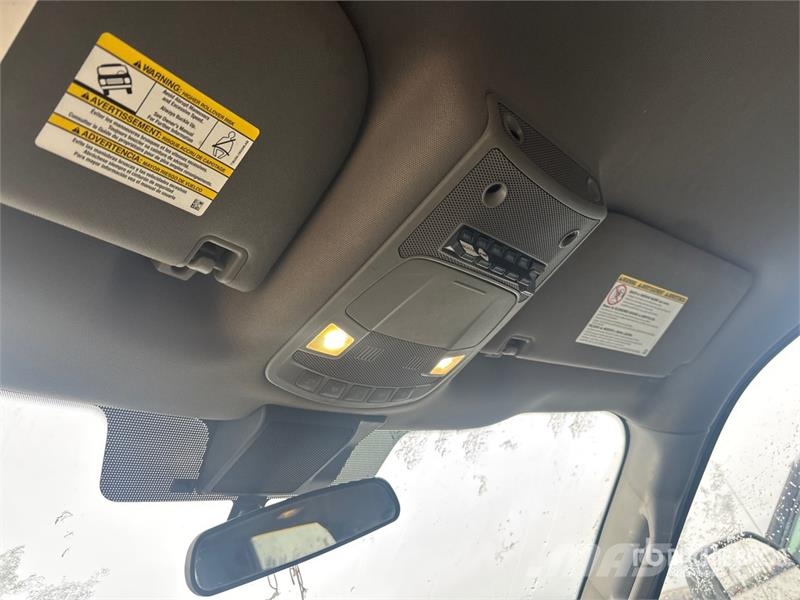 Ford F-350 XLT 4x4 Crew Cab Pickup (Inoperable) Muu
