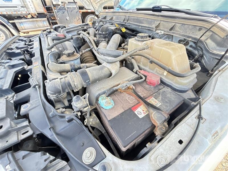 Ford F-350 XLT 4x4 Crew Cab Pickup Drugi