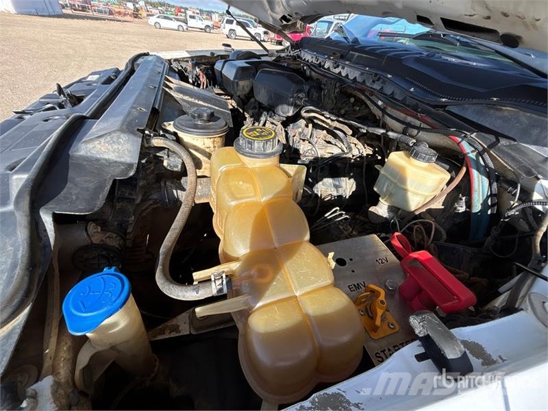 Ford F-350 XLT 4x4 Crew Cab Utility Truck Пікапи / Бічне розвантаження