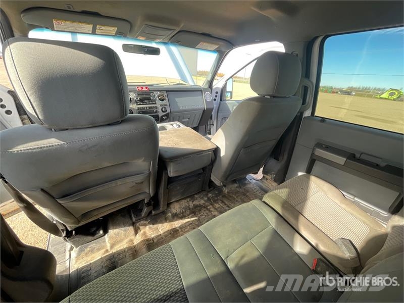 Ford F-350 XLT 4x4 Crew Cab SD Crew Cab 4WD Pickup Otras furgonetas