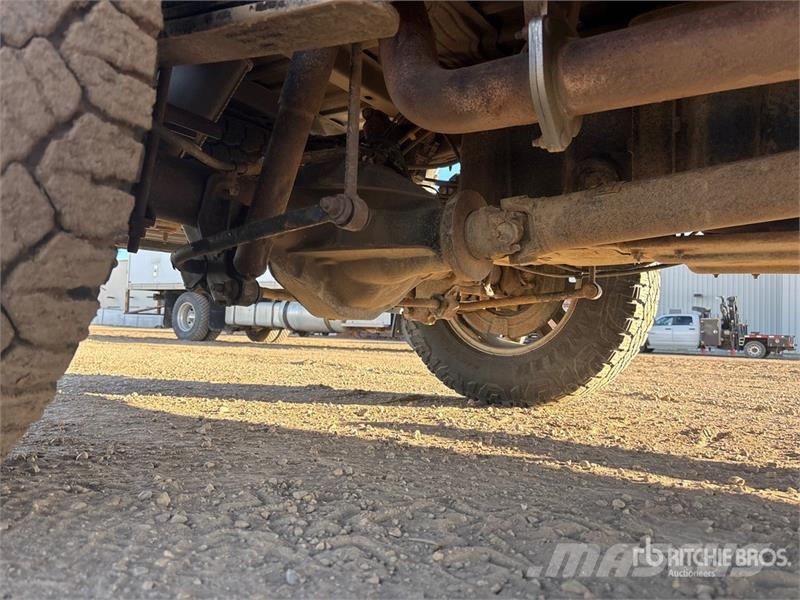 Ford F-350 XLT 4x4 Crew Cab Pickup Autre fourgon / utilitaire