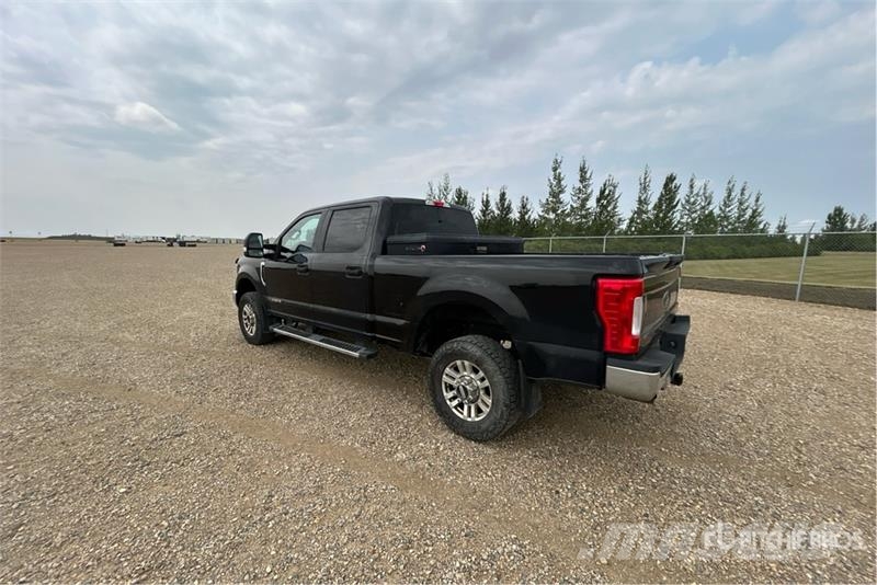 Ford F-350 XLT 4x4 Crew Cab Pickup Άλλα Vans