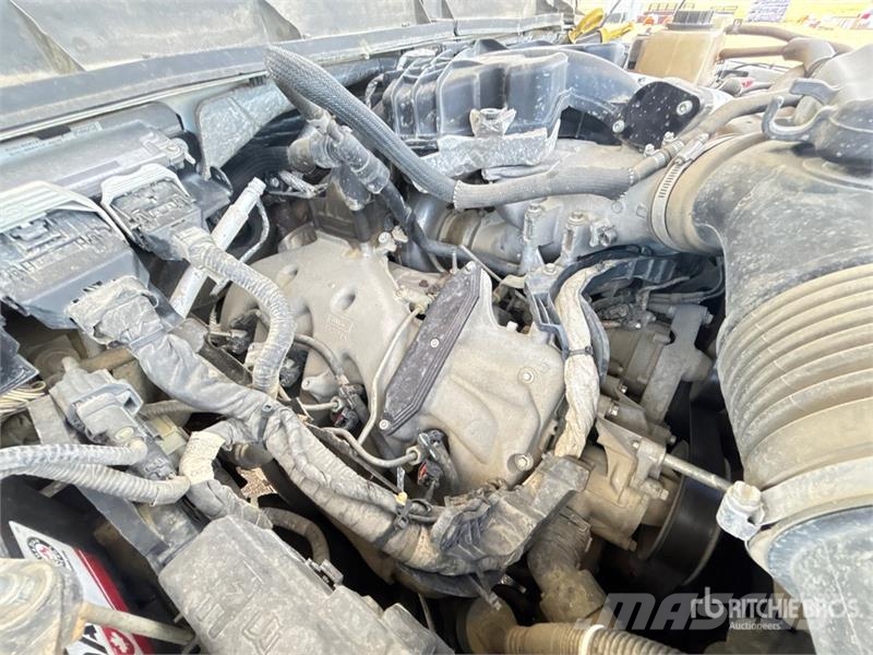 Ford F-350 XLT 4x4 Crew Cab Pickup Drugi