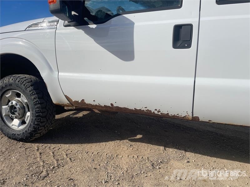 Ford F-350 XLT 4x4 Crew Cab SD Crew Cab 4WD Pickup Otras furgonetas