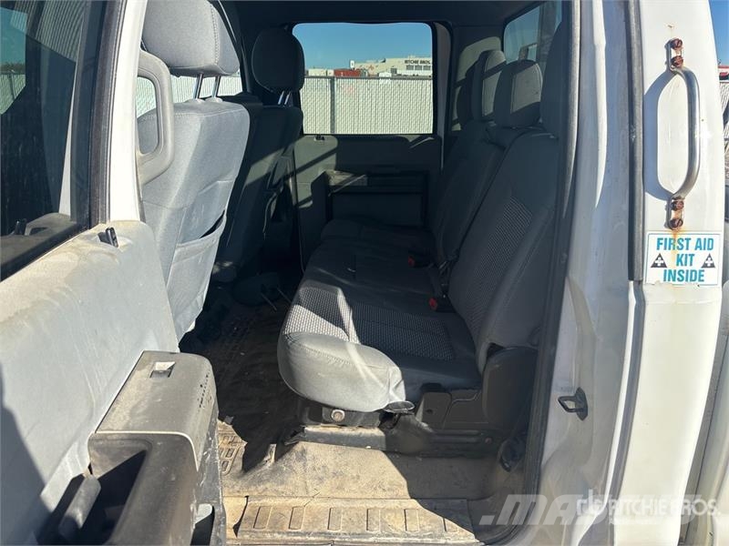 Ford F-350 XLT 4x4 Crew Cab Hi-Rail Pickup Прочие фургоны