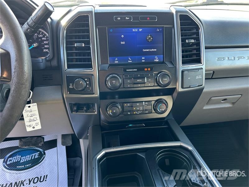 Ford F-350 XLT 4x4 Crew Cab Pickup Drugi