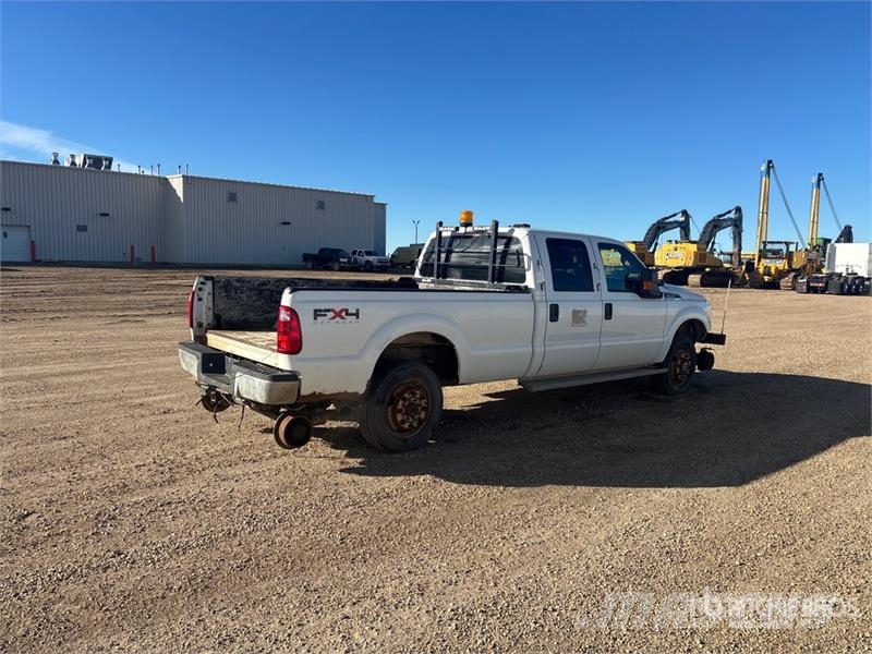 Ford F-350 XLT 4x4 Crew Cab Hi-Rail Pickup Прочие фургоны