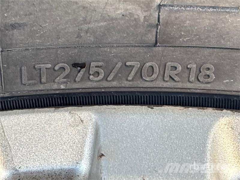 Ford F-350 XLT 4x4 Crew Cab Pickup Muu