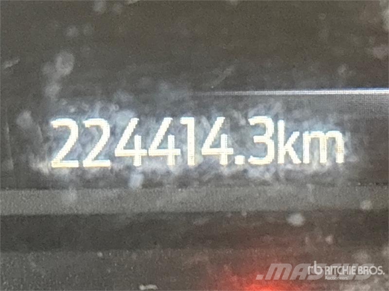 Ford F-350 XLT 4x4 Crew Cab Pickup Ostalo