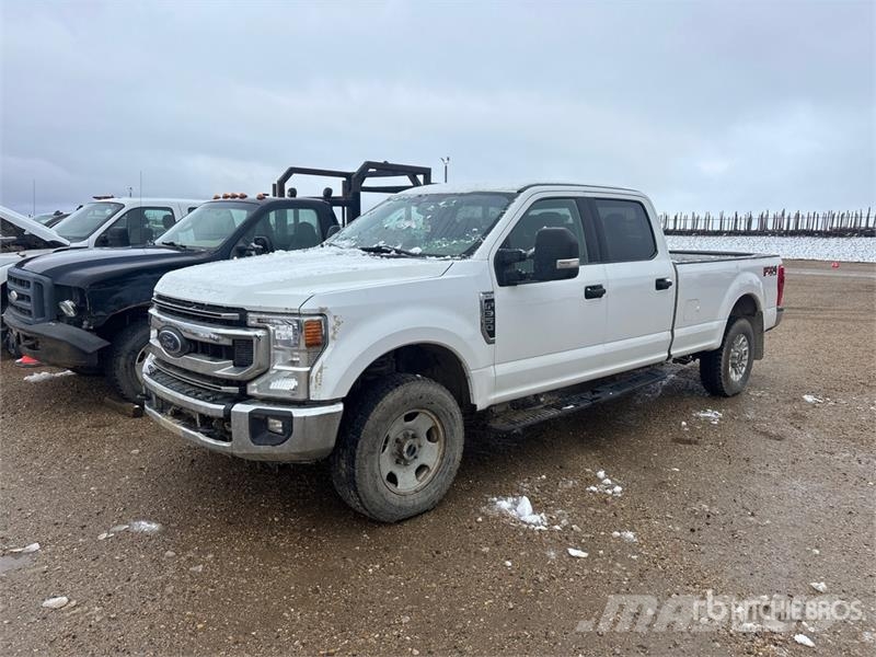 Ford F-350 XLT 4x4 Crew Cab Pickup (Inoperable) Muu