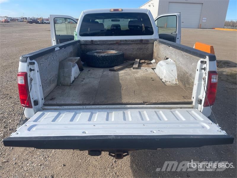 Ford F-350 XLT 4x4 Crew Cab SD Crew Cab 4WD Pickup Otras furgonetas