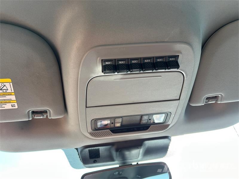 Ford F-350 XLT 4x4 Crew Cab Pickup أخرى