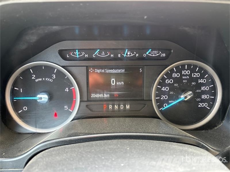 Ford F-350 XLT 4x4 Crew Cab Pickup Ostalo