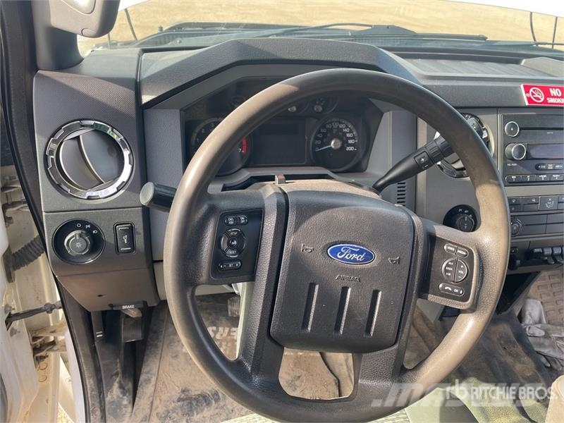Ford F-350 XLT 4x4 Crew Cab SD Crew Cab 4WD Pickup Otras furgonetas