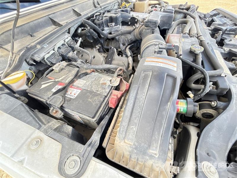 Ford F-350 XLT 4x4 Crew Cab Pickup Drugi