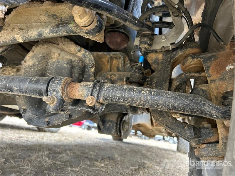 Ford F-350 XLT 4x4 Crew Cab Pickup أخرى