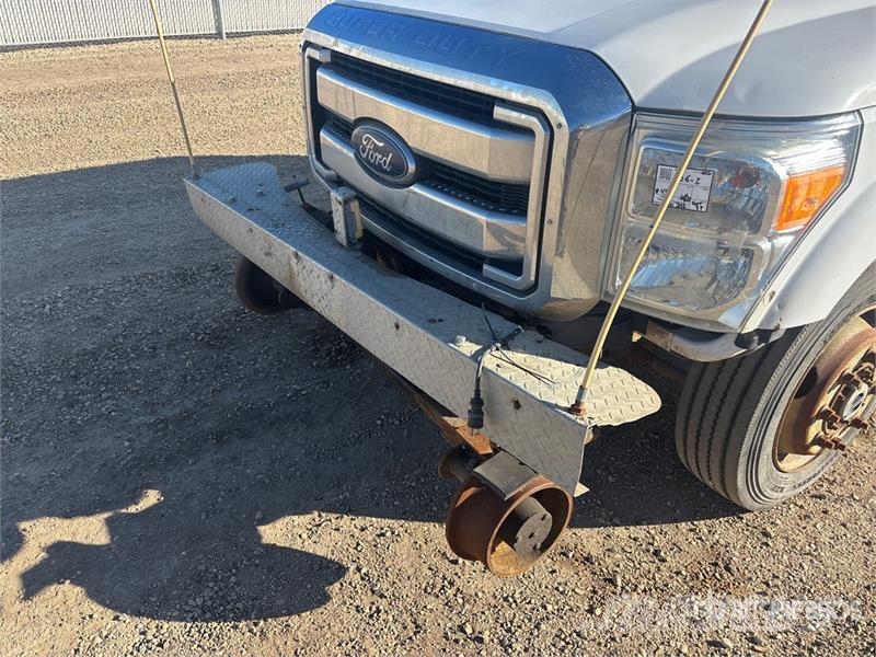 Ford F-350 XLT 4x4 Crew Cab Hi-Rail Pickup Прочие фургоны