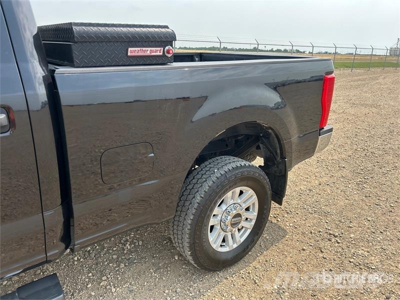 Ford F-350 XLT 4x4 Crew Cab Pickup Άλλα Vans