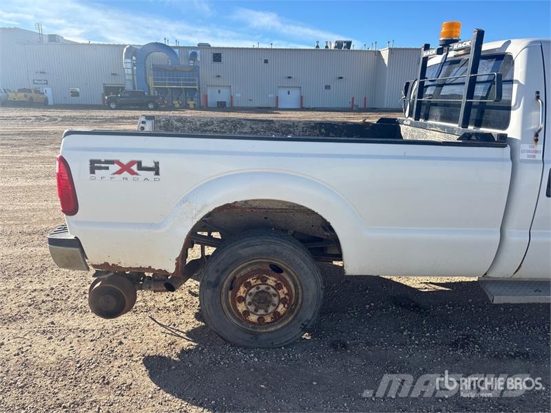 Ford F-350 XLT 4x4 Crew Cab Hi-Rail Pickup Прочие фургоны