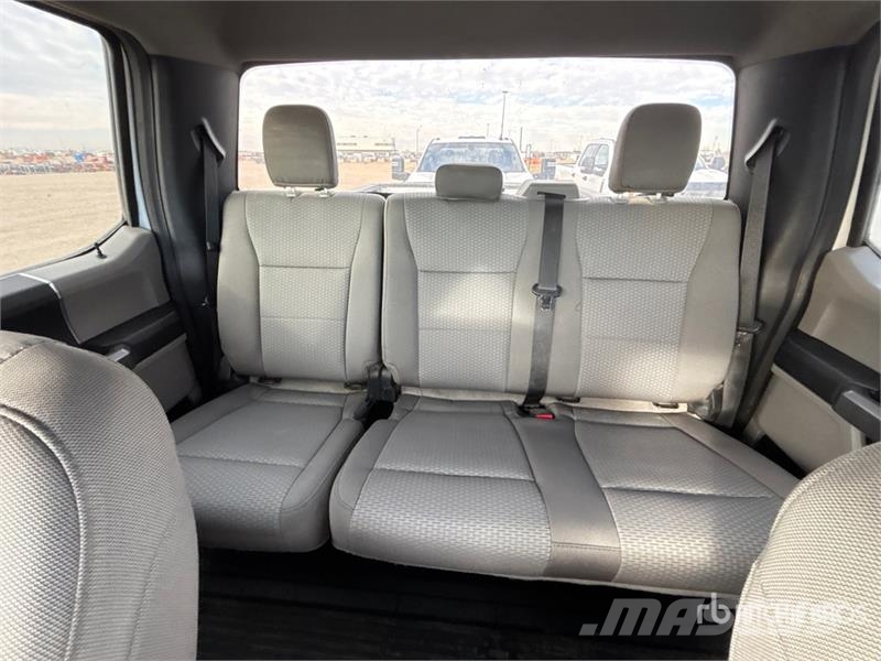 Ford F-350 XLT 4x4 Crew Cab Pickup Ostalo
