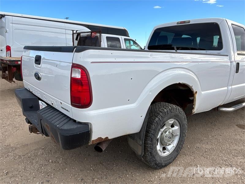 Ford F-350 XLT 4x4 Crew Cab Pickup 其他
