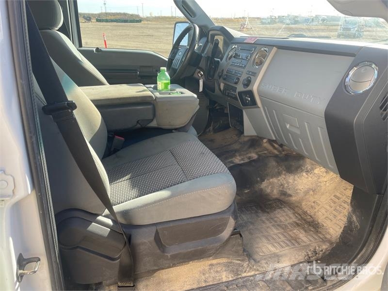 Ford F-350 XLT 4x4 Crew Cab SD Crew Cab 4WD Pickup Otras furgonetas