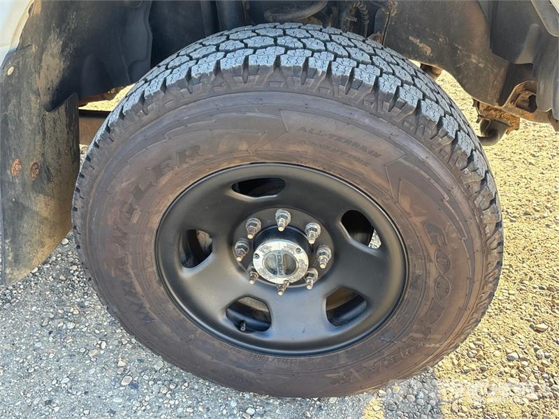 Ford F-350 XLT 4x4 Crew Cab Utility Truck Пікапи / Бічне розвантаження