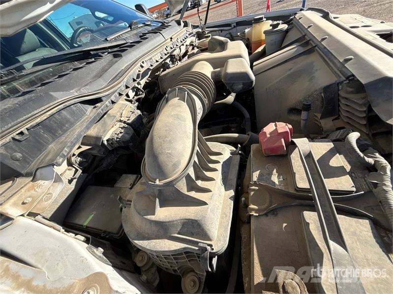 Ford F-350 XLT 4x4 Crew Cab Pickup Ostalo