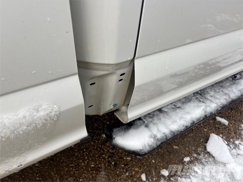 Ford F-350 XLT 4x4 Crew Cab Pickup (Inoperable) Muu