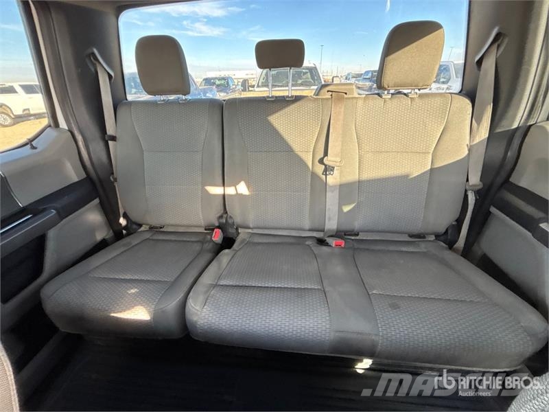 Ford F-350 XLT 4x4 Crew Cab Pickup Ostalo