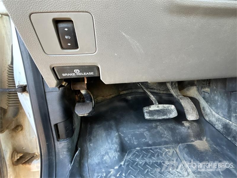Ford F-350 XLT 4x4 Crew Cab Pickup Ostalo