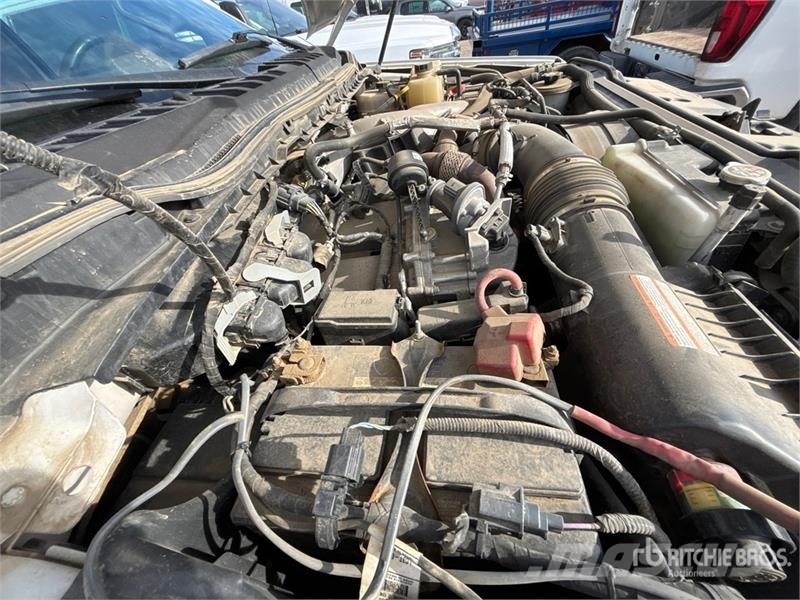 Ford F-350 XLT 4x4 Crew Cab Pickup Ostalo