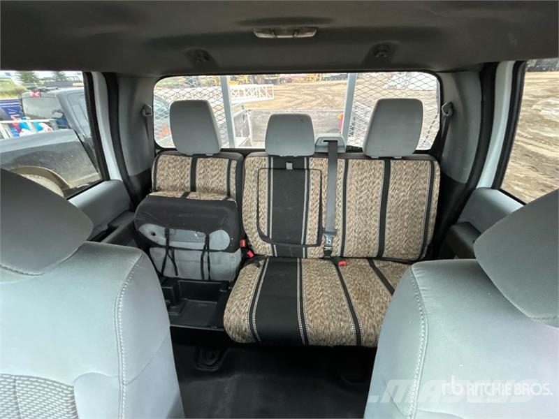 Ford F-350 XLT 4x4 Crew Cab Pickup Ostalo