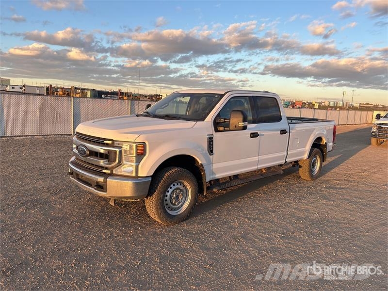Ford F-350 XLT 4x4 Crew Cab Pickup Andere Transporter