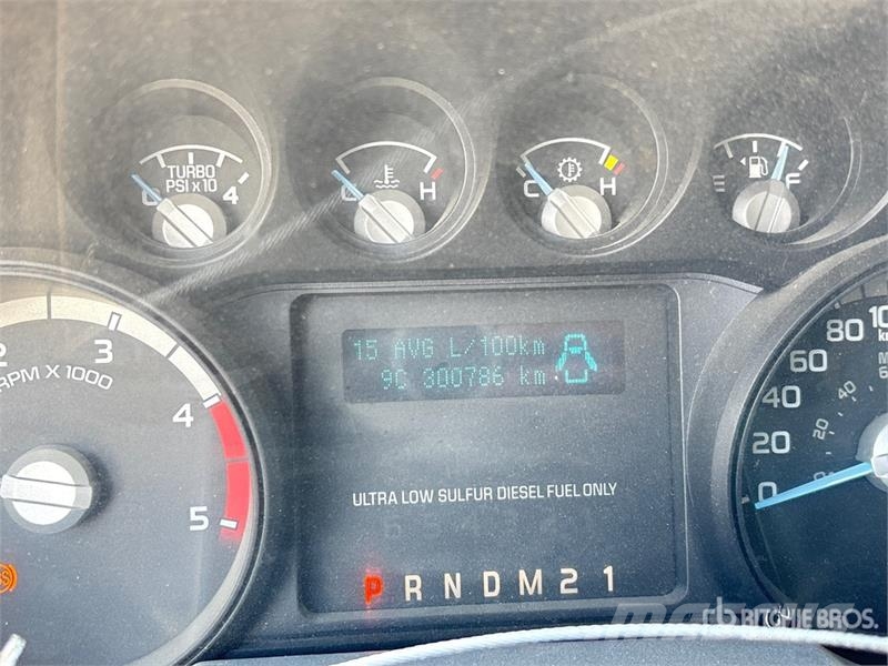 Ford F-350 XLT 4x4 Crew Cab Pickup Drugi