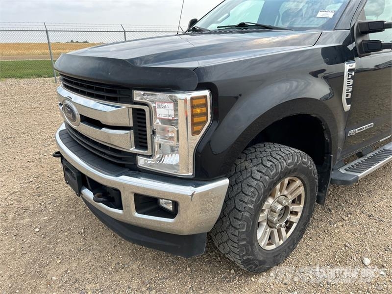 Ford F-350 XLT 4x4 Crew Cab Pickup Άλλα Vans