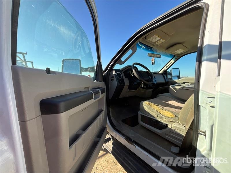 Ford F-350 XLT 4x4 Crew Cab Pickup Прочие фургоны