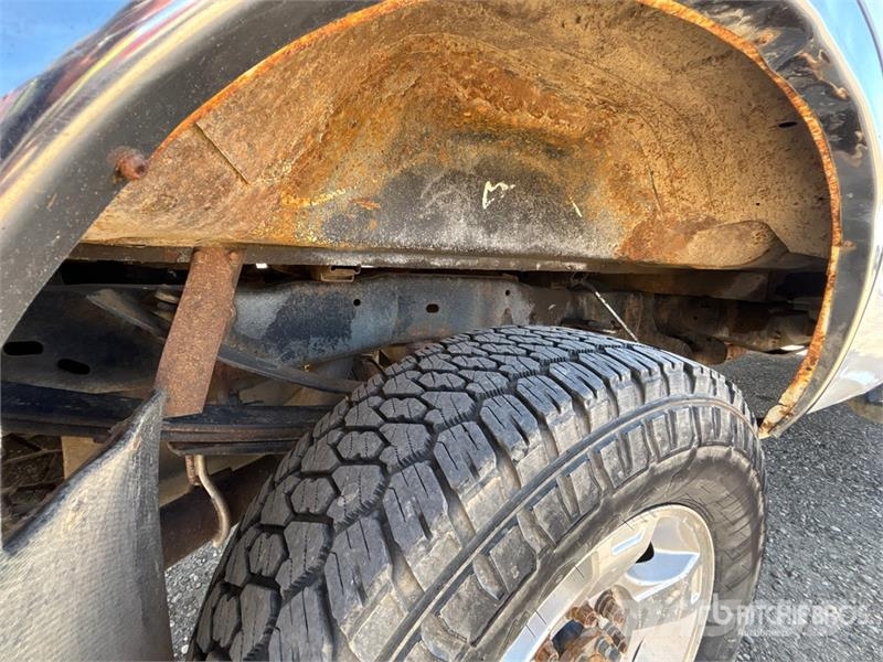Ford F-350 XLT 4x4 Crew Cab Pickup Kita