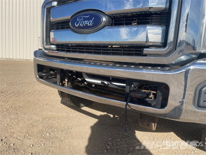 Ford F-350 XLT 4x4 Crew Cab SD Crew Cab 4WD Pickup Otras furgonetas