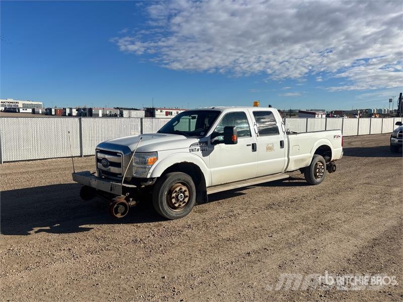 Ford F-350 XLT 4x4 Crew Cab Hi-Rail Pickup Прочие фургоны