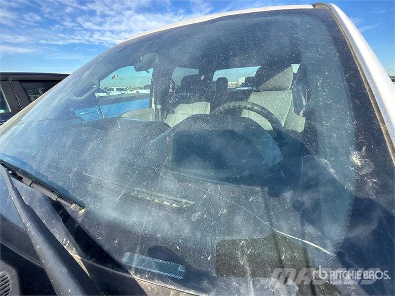 Ford F-350 XLT 4x4 Crew Cab Pickup Ostalo