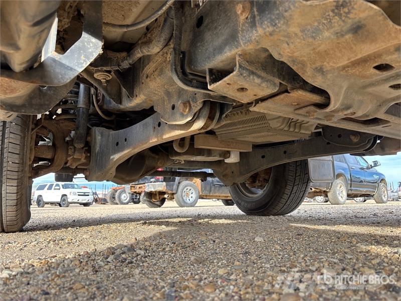 Ford F-350 XLT 4x4 Crew Cab Pickup (Inoperable) Övriga bilar